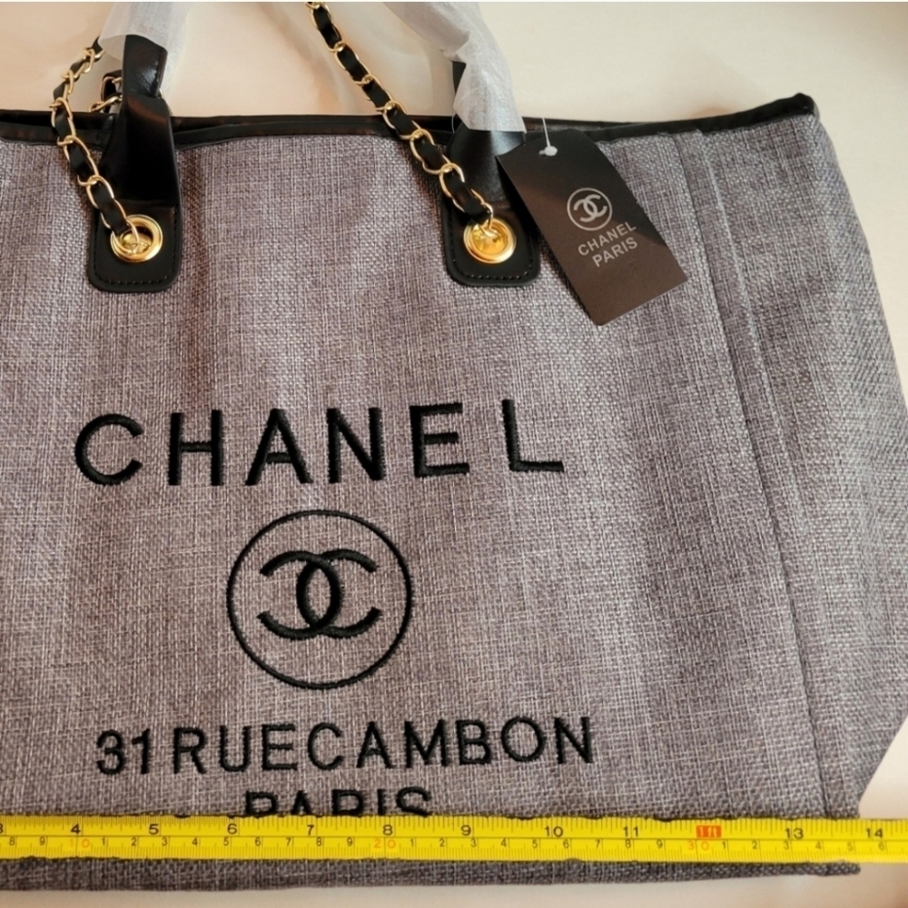 🔥 CHANEL Deauville Two-Way Tote Bag, GWP, VIP, New! 🔥 - Picture 7 of 10